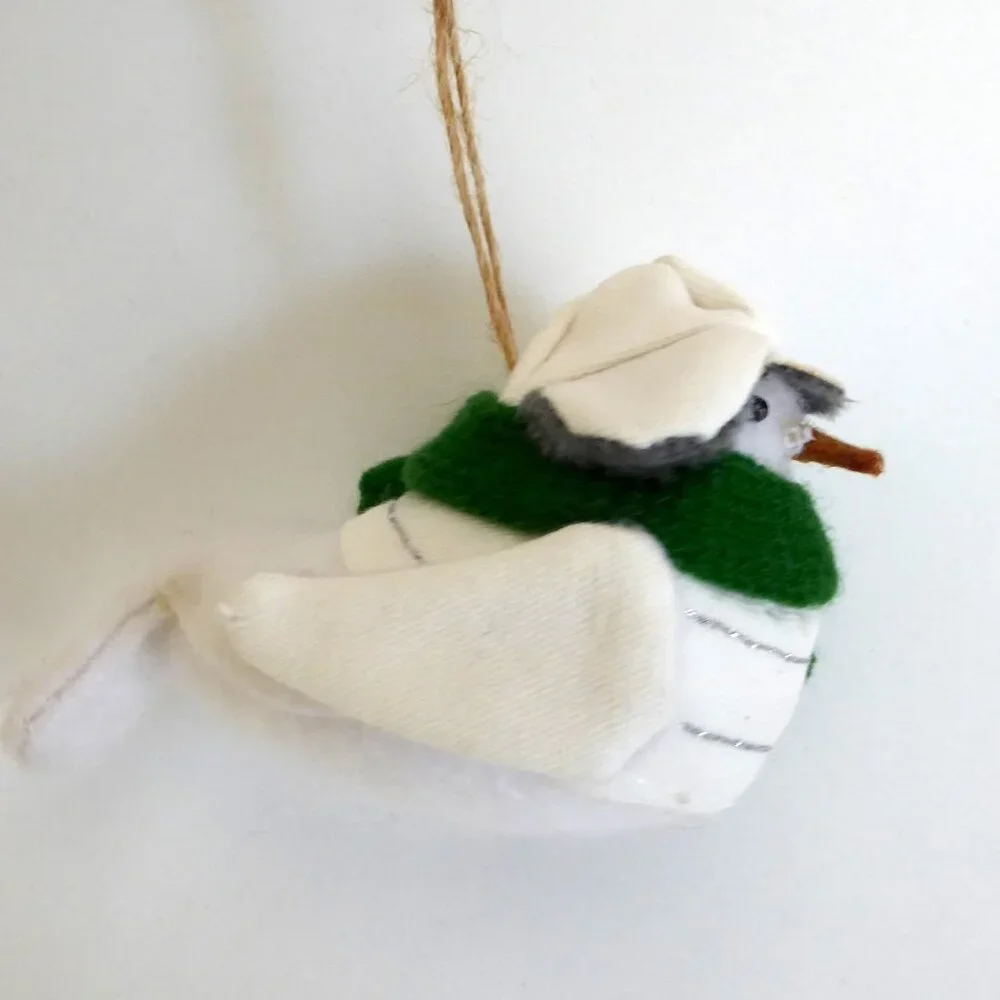 NEW 4” TARGET WONDERSHOP FEATHERLY FRIENDS BIRD WHITE JACKET SCARF ORNAMENT